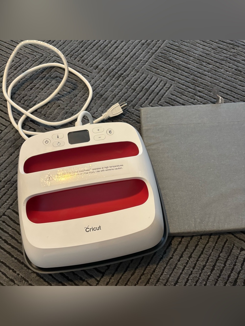 Cricut EasyPress 2
White and Red Heat Press Machine